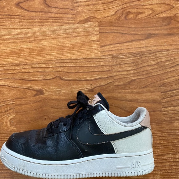 Air Force 1 - Picture 3 of 3